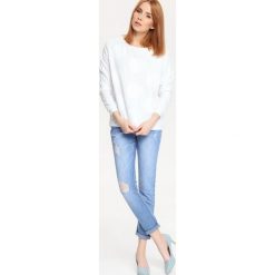 BLUZA NIEROZPINANA DAMSKA W GROSZKI. Bluzy damskie marki TOP SECRET. W wyprzedaży za 49.99 zł.