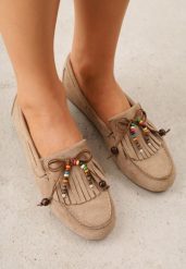 Jasnobeżowe Mokasyny VICES z Wkładką ze Skóry Naturalnej i Ozdobnymi Koralikami Neni. Brązowe mokasyny damskie Born2be, z jeansu, eleganckie. Za 89.99 zł.