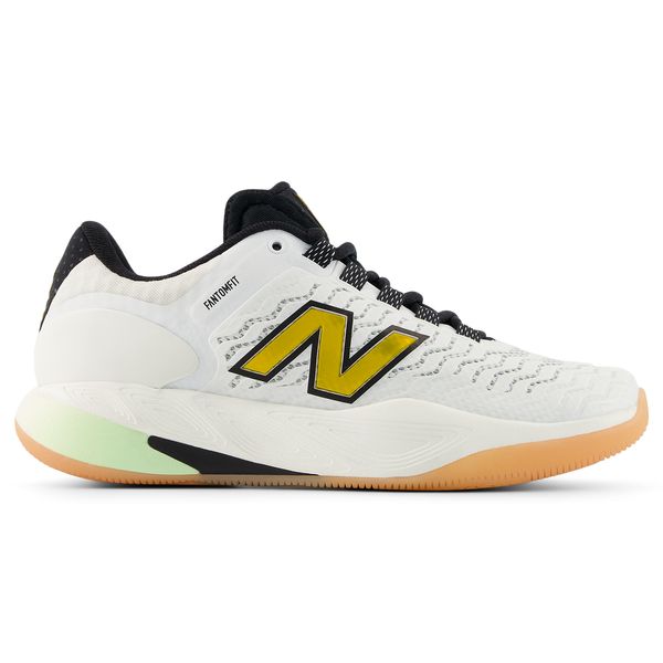 Buty damskie New Balance Fresh Foam X CT-Rally v2 WCHRALL2 – białe. Białe obuwie sportowe damskie New Balance, bez wzorów, z gumy, na fitness i siłownię. Za 699.99 zł.