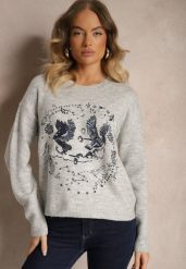 Jasnoszary Sweter Ozdobiony Haftowanym Wzorem w Ptaki Inarielle. Szare swetry damskie Renee, bez wzorów, casualowe, bez kołnierzyka, bez ramiączek, długie, bez kaptura. Za 149.99 zł.