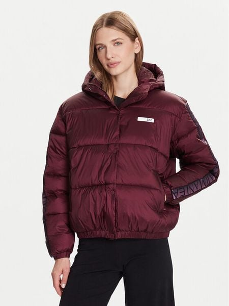 EA7 Emporio Armani Kurtka zimowa 7W000681 AF16413 M5064 Bordowy Relaxed Fit. Czerwone kurtki damskie EA7 Emporio Armani, na zimę, l, bez wzorów, z syntetyku, bez kaptura. Za 999.99 zł.