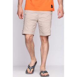 Khaki Szorty Piranha. Szorty damskie marki Born2be. Za 49.99 zł.