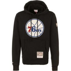 Sweatshirt z kapturem Philadelphia 76ers. Czarne bluzy męskie Mitchell & Ness, bez wzorów, z kapturem. Za 395.00 zł.