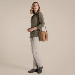 Koszula damska Nosilife Adventure Long Sleeved III. Zielone koszule damskie Craghoppers, l, bez wzorów, z materiału, bez kołnierzyka, bez ramiączek. Za 379.99 zł.