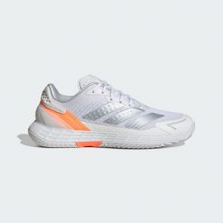 Buty Defiant Speed 2 Tennis. Białe obuwie sportowe damskie Adidas, bez wzorów, tenisowe. Za 529.00 zł.