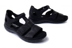 RIEKER 64865-01 black, sandały damskie. Czarne sandały damskie Rieker, w ażurowe wzory, bez obcasa, bez zapięcia. Za 349.90 zł.