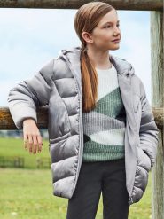 Mayoral Kurtka zimowa 7.410 Szary Regular Fit. Szare buty zimowe dziewczęce Mayoral, na zimę, bez wzorów, z syntetyku, bez kaptura. Za 289.99 zł.