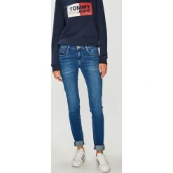 Tommy Jeans - Jeansy. Niebieskie jeansy damskie Tommy Jeans. Za 449.90 zł.