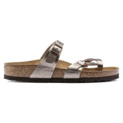 Japonki damskie Birkenstock Mayari BF (1016409). Żółte klapki damskie Birkenstock, bez wzorów, młodzieżowe, bez obcasa. Za 349.99 zł.