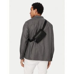 Nerka HUGO. Czarne saszetki męskie Hugo, młodzieżowe, małe. Za 597.99 zł.