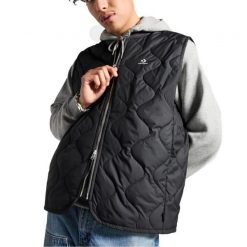 CONVERSE VEST Czarny. Czarne kurtki męskie Converse, bez wzorów, z tkaniny, sportowe, bez kaptura. Za 335.99 zł.
