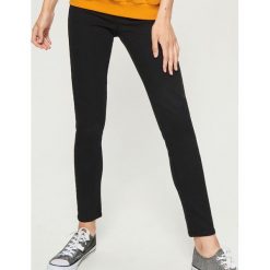 Jegginsy - Czarny. Czarne legginsy damskie Sinsay, z jeansu. Za 49.99 zł.