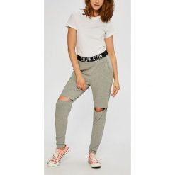 Calvin Klein Jeans - Legginsy. Legginsy damskie Calvin Klein Jeans. W wyprzedaży za 199.90 zł.