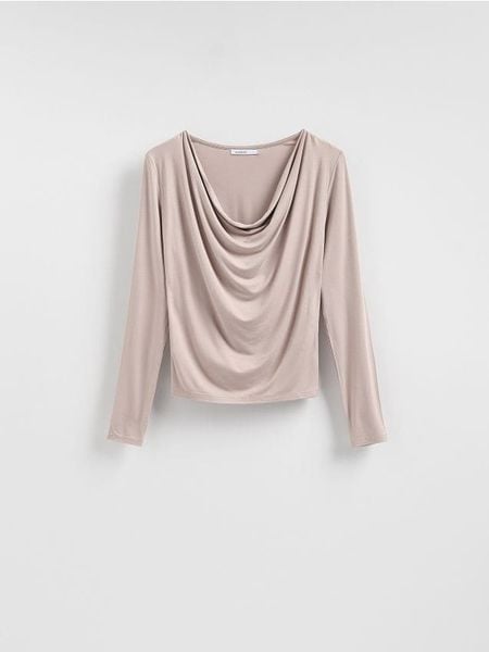 Bluzka z wiskozą - beżowy. Brązowe bluzki damskie Reserved, l, bez wzorów, z dzianiny, bez kołnierzyka, bez ramiączek. Za 79.99 zł.