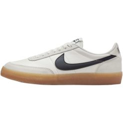 Buty sportowe Nike Killshot 2. Białe obuwie sportowe damskie Nike, bez wzorów, z gumy. W wyprzedaży za 390.00 zł.