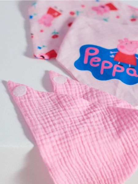 Śliniaki 3 pack Peppa Pig - wielobarwny. Śliniaki dla dzieci Sinsay, bez wzorów. Za 19.99 zł.