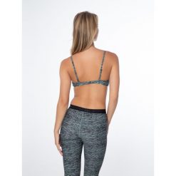 Damski top do kostiumu kąpielowego Protest Mixelif. Zielone topy damskie Protest, m, bez wzorów, bez kołnierzyka, bez ramiączek. Za 190.00 zł.