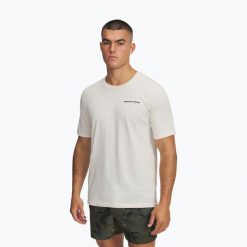 Koszulka Under Armour Project Rock Q4 1. Białe koszulki sportowe męskie Under Armour, bez wzorów, bez kołnierzyka, bez ramiączek, na fitness i siłownię. Za 139.99 zł.