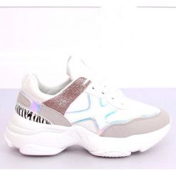 Buty sportowe białe HL-12 Whte. Białe obuwie sportowe damskie ButyModne, bez wzorów, z materiału. W wyprzedaży za 129.00 zł.