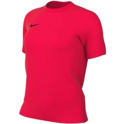Koszulka damska Nike Dri-FIT Park VIII, 100% poliester. Czerwone koszulki sportowe damskie Nike, bez wzorów, z materiału, sportowe, bez kołnierzyka. Za 66.99 zł.