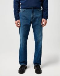 MESKIE SPODNIE WRANGLER FRONTIER RETRO BLUE 112370955. Niebieskie spodnie materiałowe męskie Wrangler, l, bez wzorów, z jeansu, retro. Za 219.99 zł.