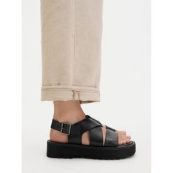 Sandały G-Star. Czarne sandały damskie G-Star, bez wzorów, bez obcasa, na płaskiej podeszwie, bez zapięcia. Za 155.99 zł.