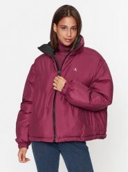 Calvin Klein Jeans Kurtka zimowa 90's J20J222333 Fioletowy Oversize. Fioletowe kurtki damskie Calvin Klein Jeans, na zimę, m, bez wzorów, z jeansu, bez kaptura. Za 759.99 zł.