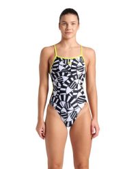 Strój kąpielowy damski Arena Open Your Eyes Swimsuit Lace. Czarne kostiumy jednoczęściowe damskie Arena, bez wzorów, z koronki, eleganckie, na fitness i siłownię. Za 189.99 zł.