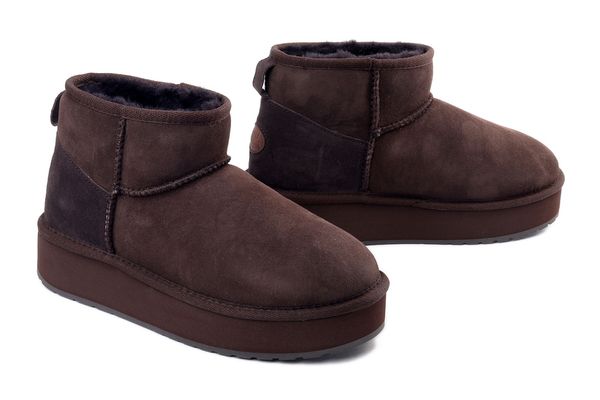 Emu Australia W13296 Stinger Micro Flatform 2.0 chocolate, botki damskie. Brązowe botki damskie Emu Australia, ze skóry, bez obcasa, na platformie, bez zapięcia. Za 699.90 zł.