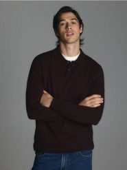 Wełniany sweter polo - ciemnobrązowy. Brązowe swetry przez głowę męskie Reserved, l, bez wzorów, z dzianiny, bez kołnierzyka. Za 199.99 zł.