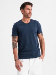 Męska klasyczna bawełniana koszulka z dekoltem w serek BASIC – granatowa V2 OM-TSBS-0237 - XXL. Niebieskie t-shirty męskie Ombre Clothing, l, bez wzorów, z bawełny, klasyczne, bez kołnierzyka. W wyprzedaży za 39.99 zł.