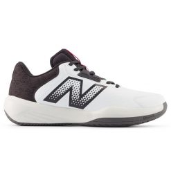 Buty damskie New Balance W696258 – białe. Białe obuwie sportowe damskie New Balance, bez wzorów, z gumy, na fitness i siłownię. Za 399.99 zł.