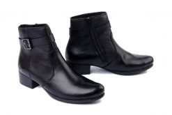 RIEKER 78664-00 black, botki damskie. Czarne botki damskie Rieker, bez obcasa, na obcasie, bez zapięcia. Za 331.42 zł.