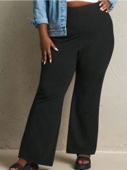 Spodnie dzwony Plus Size - czarny. Czarne spodnie materiałowe damskie Sinsay, plus size, bez wzorów. W wyprzedaży za 22.99 zł.