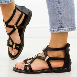 Czarne płaskie sandały damskie Filippo Ds6912/26. Czarne sandały damskie Filippo, bez wzorów, ze skóry, bez obcasa, na płaskiej podeszwie, bez zapięcia. Za 179.00 zł.