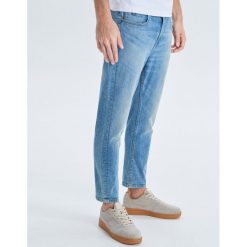 Jeansy Loose Cropped - Niebieski. Jeansy męskie marki Cropp. Za 139.99 zł.