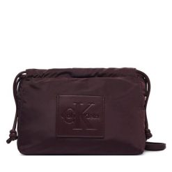 Torebka Calvin Klein. Czerwone listonoszki damskie Calvin Klein, bez wzorów, bez dodatków. Za 329.99 zł.
