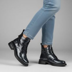 Botki damskie S. Barski, na solidnym płaskim obcasie skórzane i zapinane na zamek, niebieskie, LZ52-954. Niebieskie kozaki damskie S.BARSKI, bez obcasa, na płaskiej podeszwie. Za 348.99 zł.