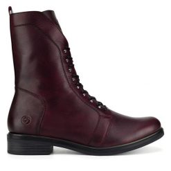 Trzewiki Remonte. Czerwone botki damskie Remonte, bez obcasa, na płaskiej podeszwie, bez zapięcia. Za 519.99 zł.