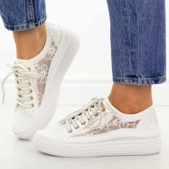 Białe przewiewne trampki damskie Lee Cooper 4480. Białe obuwie sportowe damskie Lee Cooper, bez wzorów, z jeansu, eleganckie, bez zapięcia. Za 159.00 zł.