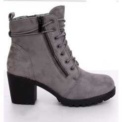 Botki na protektorze szare W358 Grey. Szare botki damskie ButyModne, street, bez obcasa, bez zapięcia. W wyprzedaży za 126.68 zł.