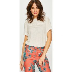 Pepe Jeans - Top. Białe t-shirty damskie Pepe Jeans, l, bez wzorów, z bawełny, bez kołnierzyka. W wyprzedaży za 99.90 zł.