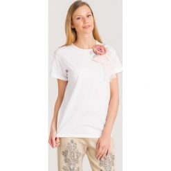 T-SHIRT TWINSET. Białe t-shirty damskie Twinset, l, z aplikacjami, z bawełny, bez kołnierzyka. Za 311.40 zł.