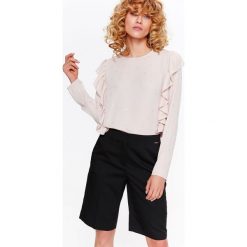 BLUZKA DAMSKA WIZYTOWA Z DELIKATNEJ TKANINY Z BŁYSZCZĄCYM NADRUKIEM. Bluzki damskie TOP SECRET. W wyprzedaży za 39.99 zł.