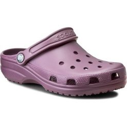 Klapki CROCS - Classic 10001 Lilac. Fioletowe klapki damskie Crocs, z tworzywa sztucznego. W wyprzedaży za 139.00 zł.