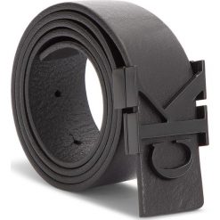 Pasek Damski CALVIN KLEIN JEANS - J 3Cm Mono Leather B K60K604771 001. Czarne paski damskie Calvin Klein Jeans, w paski, z jeansu. Za 249.00 zł.