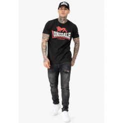 T-shirt o klasycznym kroju Lonsdale Lion Two Tone. Czarne koszulki sportowe męskie Lonsdale, bez wzorów, z bawełny, klasyczne, bez kołnierzyka. Za 117.00 zł.