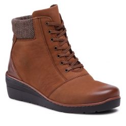 Trzewiki Go Soft. Brązowe botki damskie GO SOFT, bez obcasa, na koturnie, bez zapięcia. Za 149.99 zł.