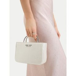 Torebka Nine West. Białe torebki do ręki damskie Nine West, bez wzorów, bez dodatków. Za 199.99 zł.