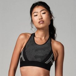 Stanik sportowy damski STRONG ID Make The Cut odblaskowy. Czarne obuwie sportowe damskie STRONG ID, bez wzorów, z materiału, na fitness i siłownię. Za 119.99 zł.